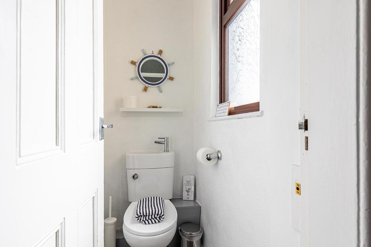 Rovers' Retreat Whitby George Street Extérieur photo