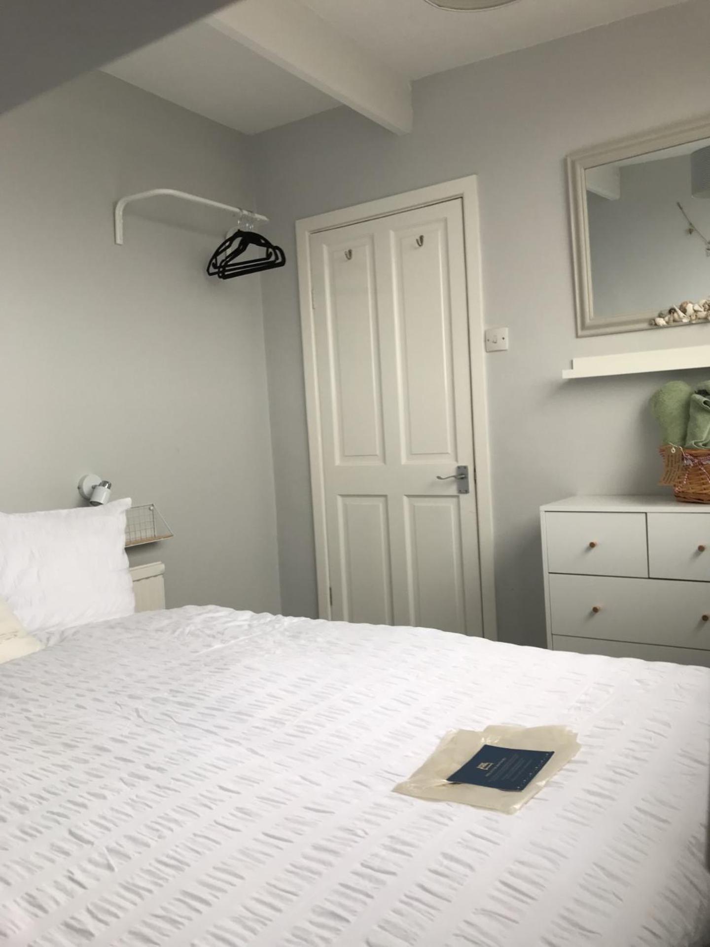 Rovers' Retreat Whitby George Street Extérieur photo