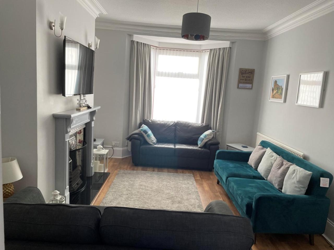 Rovers' Retreat Whitby George Street Extérieur photo