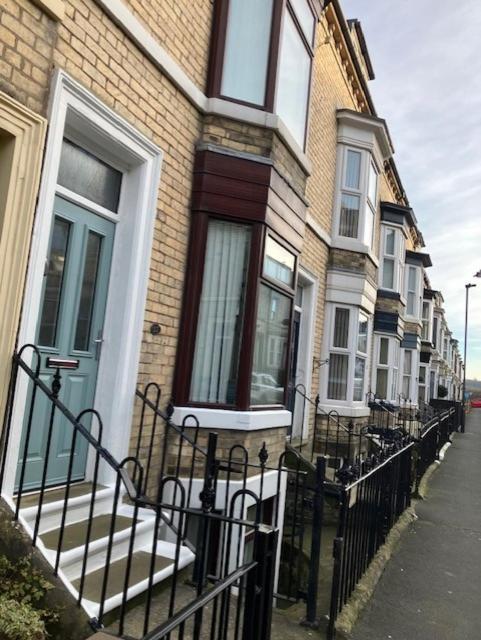Rovers' Retreat Whitby George Street Extérieur photo